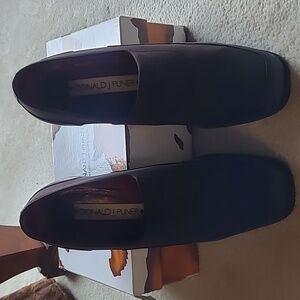 Donald J Pliner SIZE 8 1/2 M Espresso Calf/Nicole Elastic ALETTA Shoe